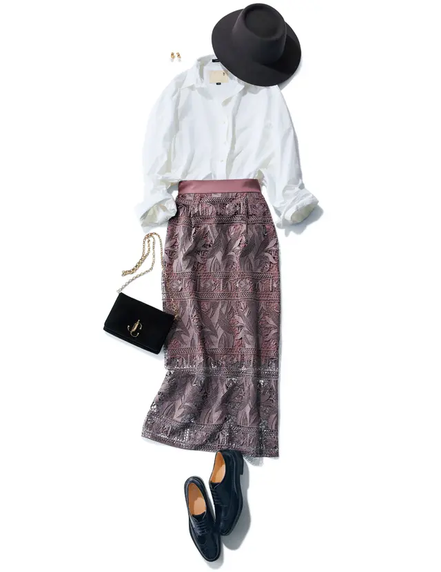 ペンシルスカートとレースアップシューズのコーデ