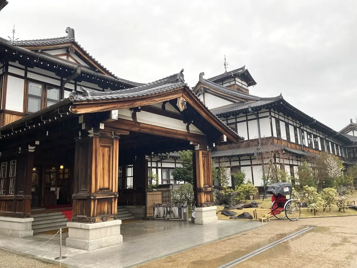 奈良ホテル入口