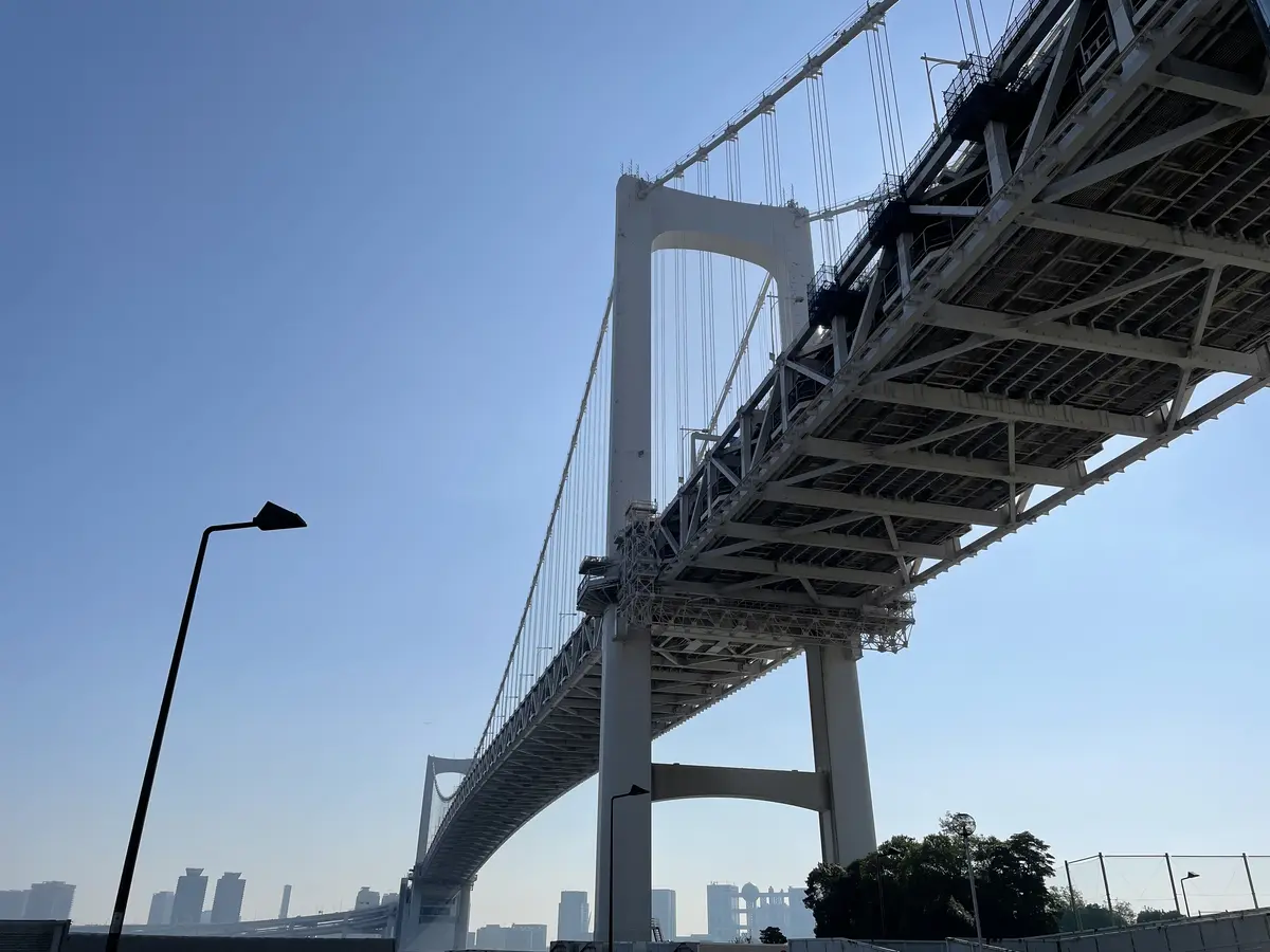 遊歩道入り口下から