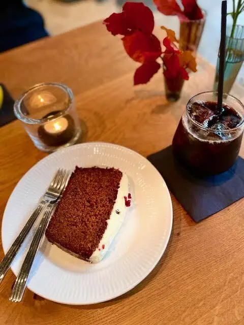 ニコライバーグマンカフェ　キャロットケーキ