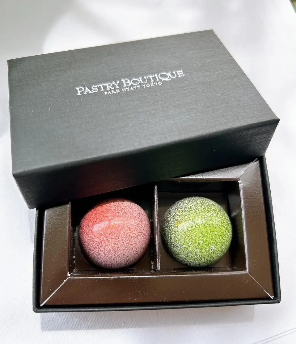 パーク ハイアット 東京 ペストリーブティックのボックスに入ったチョコレート