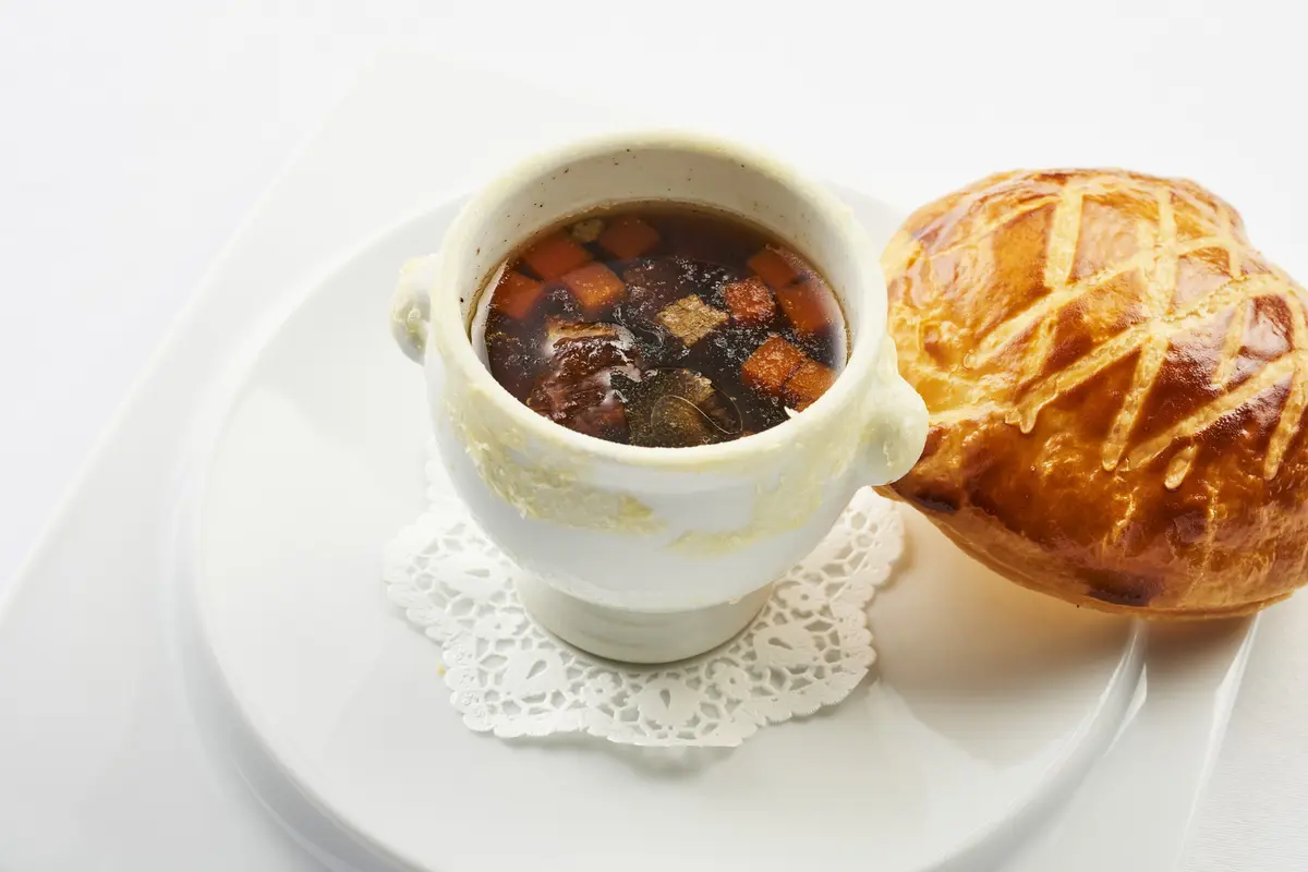 鳥取和牛フィレ肉のロースト　ソースペリグー