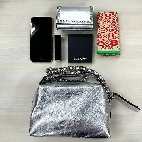 【50代 ファッション】旅の楽しみはおしの画像_18