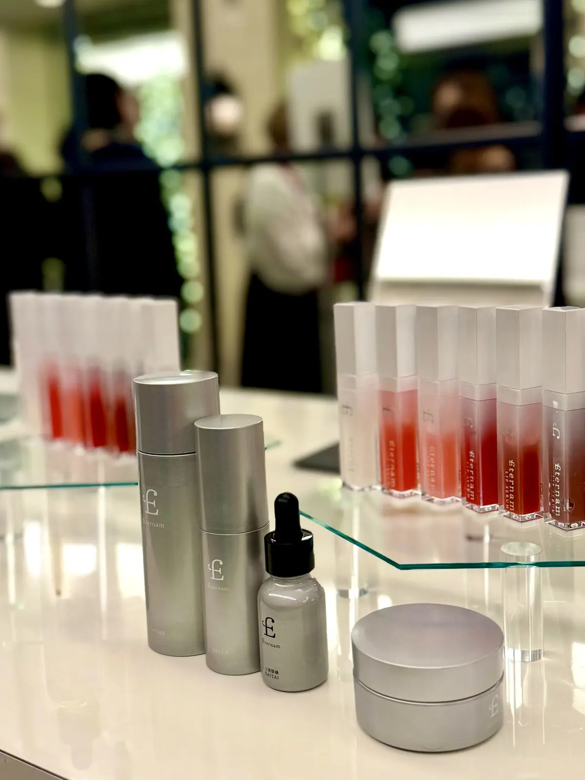 ソワレ・ドゥ・エクラ 　エテルナム　再生医療　幹細胞　臍帯由来　スキンケア化粧品　体験ブース