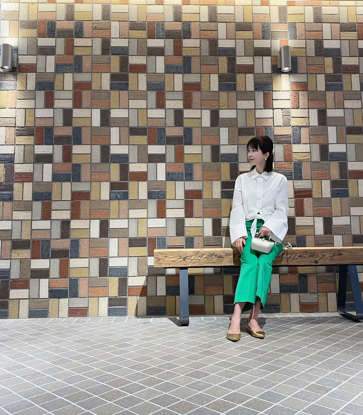 秋につなぐZARAの白シャツの画像_4