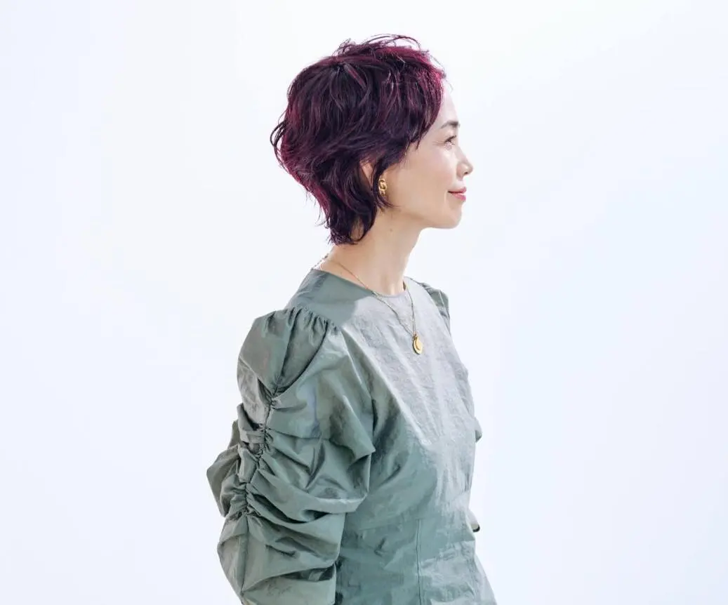 OurAge×Webエクラ 横から見たショートヘア　ヘアスタイル