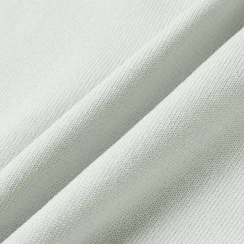 E by eclat Vネックニット ￥15,400