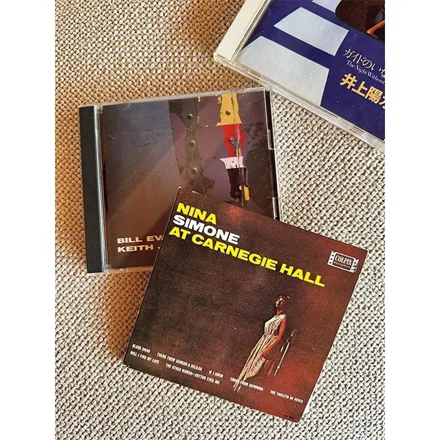 宿に備え付けのCDはジャズやクラシックが中心