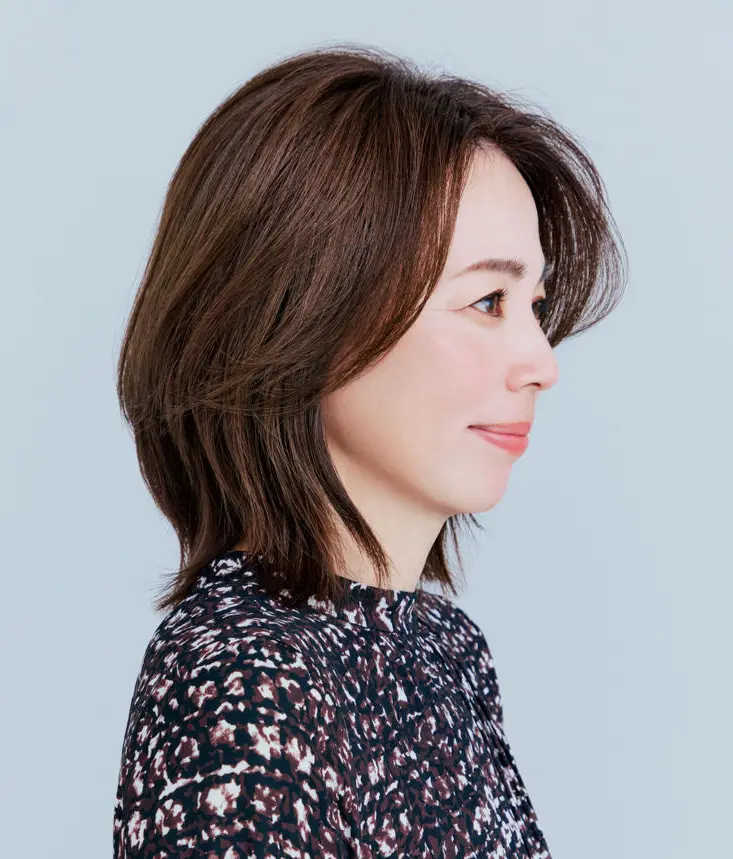 Webエクラ  横から見たボブヘアスタイル