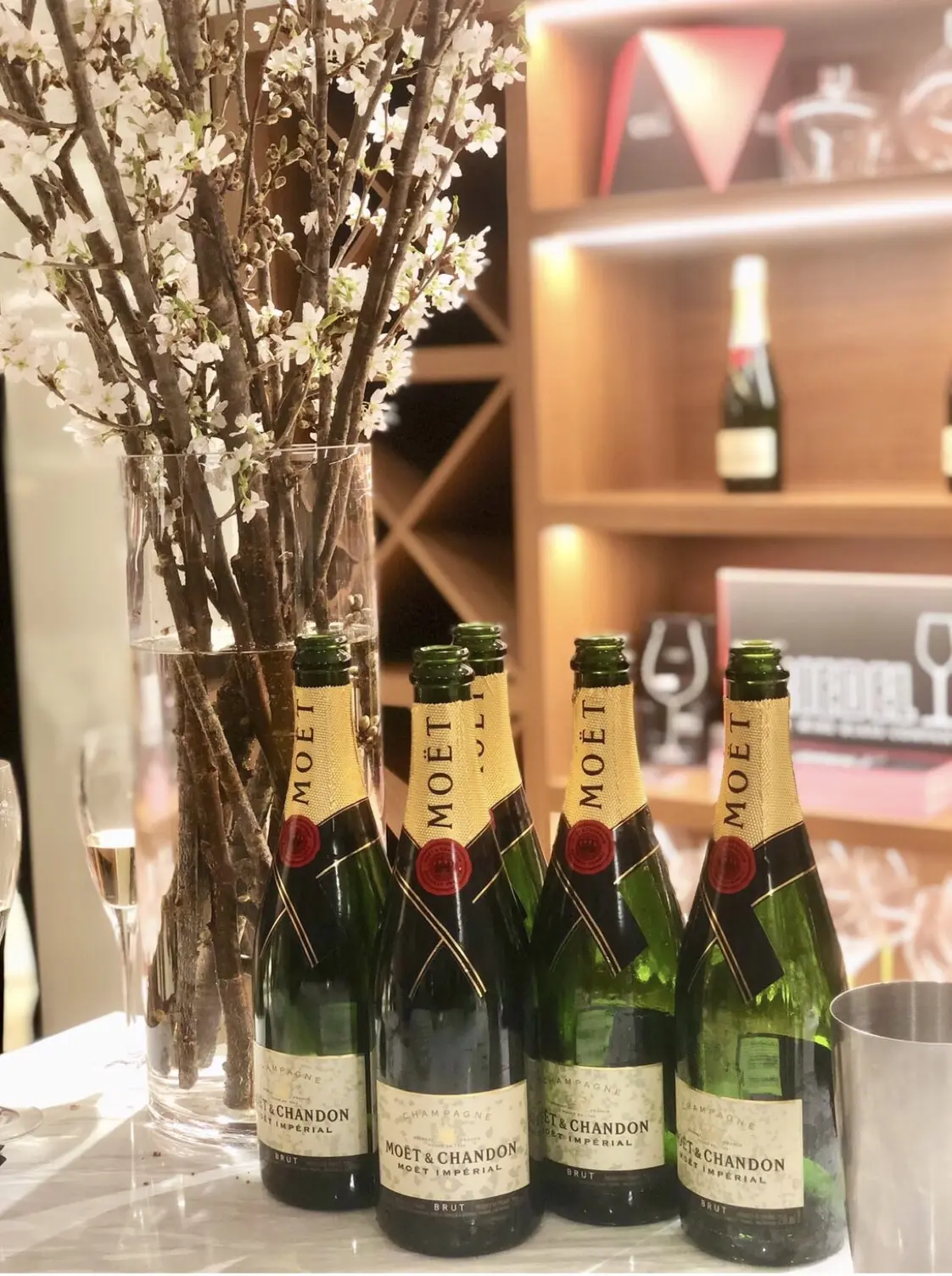 ASTON MARTINのパーティーへ✨の画像_2