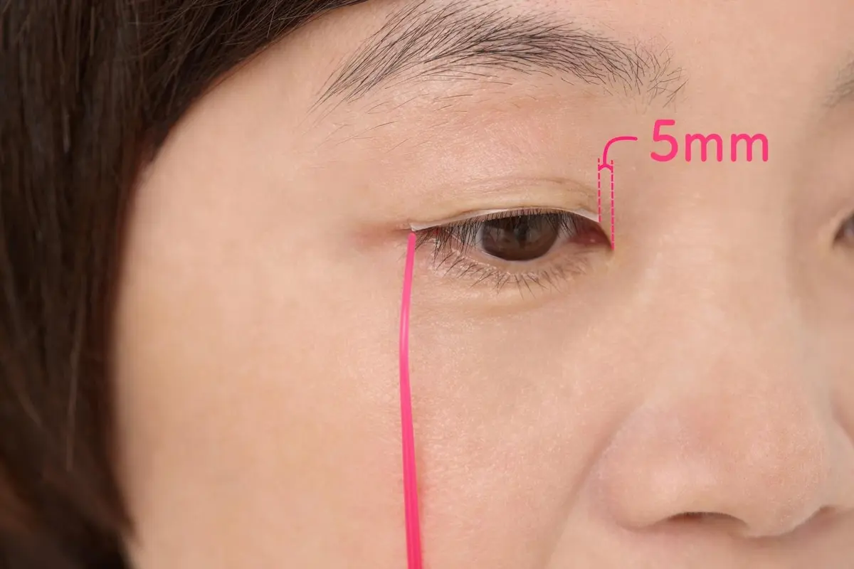 OurAge×Webエクラ 二重のラインではなく、まつ毛のきわに