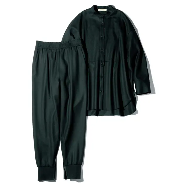 MOGAのシャツ＆ジョガーパンツ