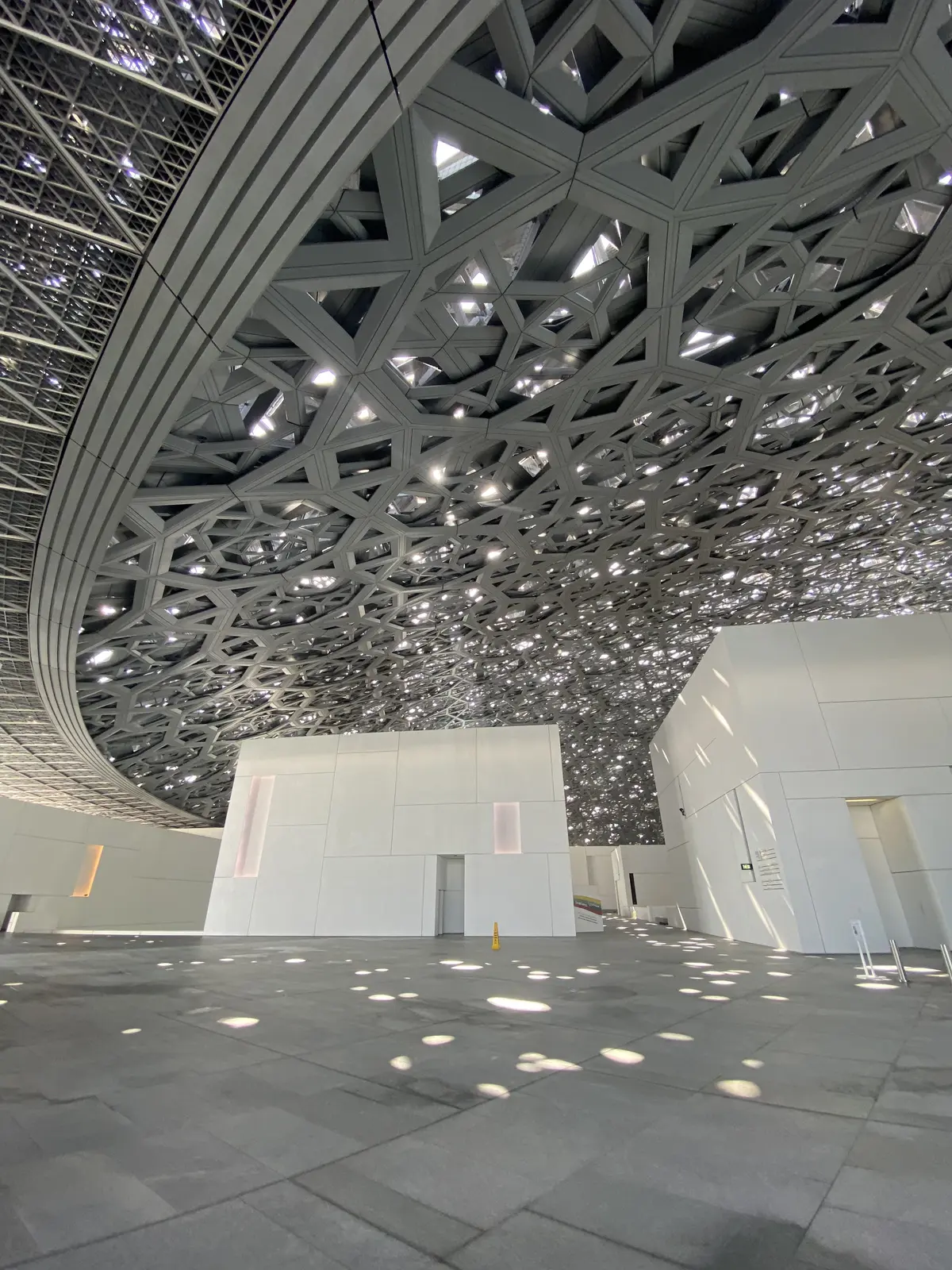 UAEアブダビ・宝の宝庫ルーブル美術館への画像_2