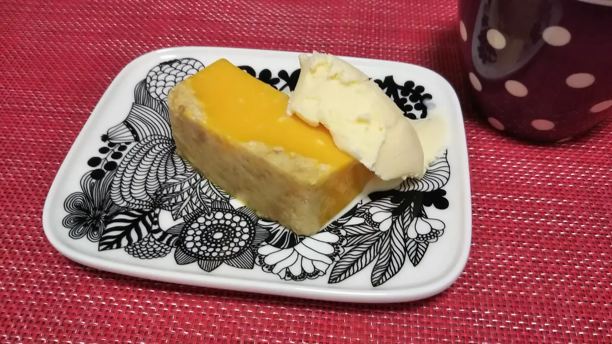 パンプキンムース　バニラアイス添え　マリメッコ　シールトラプータルハ　greengate