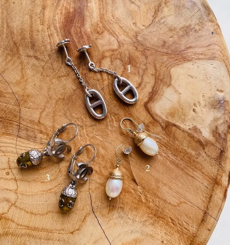 50代の耳もとがキラリ華やぐ！ショートヘの画像_2