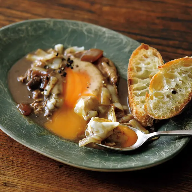 熟に加熱し、シュレッド チーズをのせる。