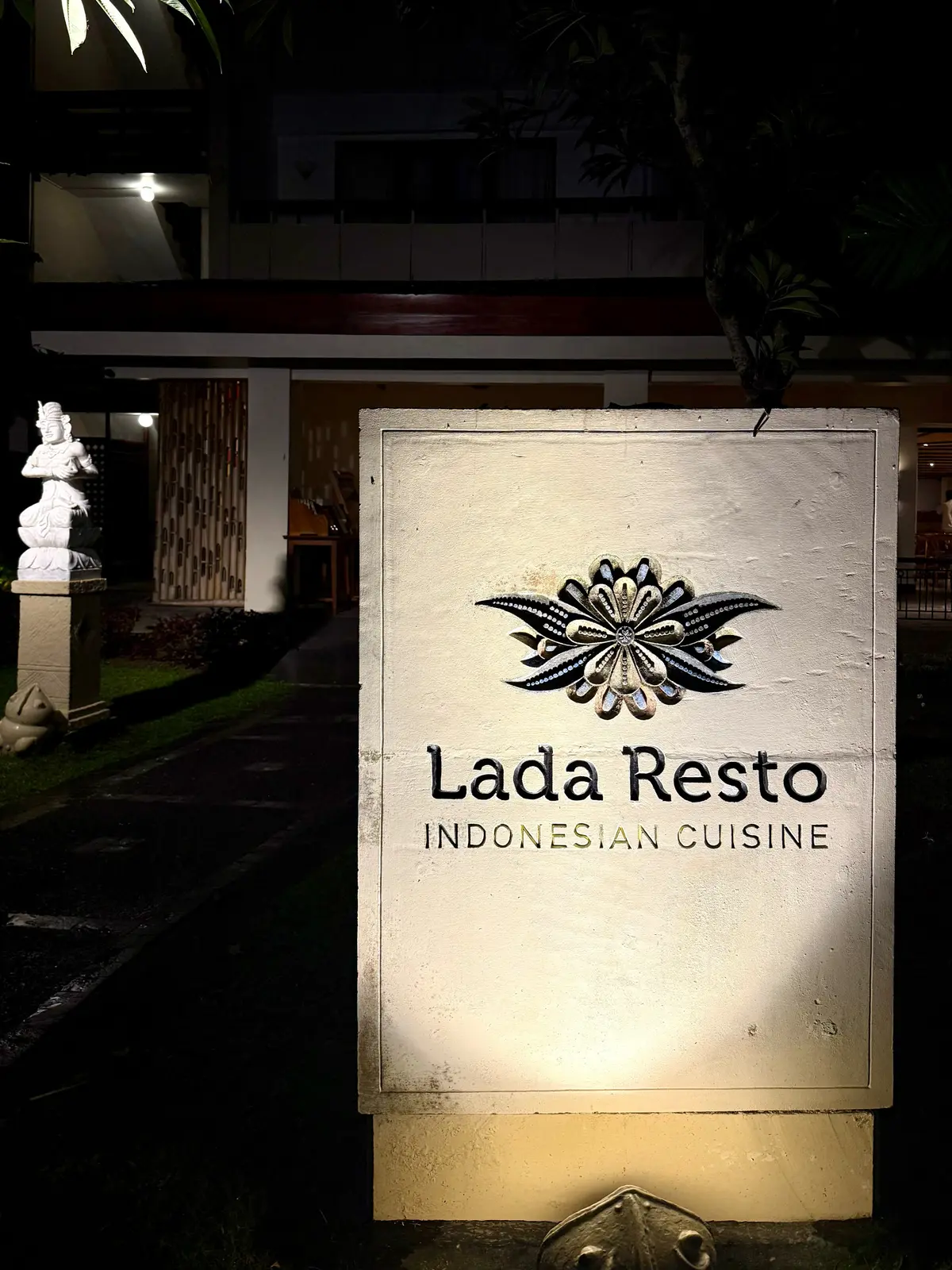 バリ島　サヌール　50代夫婦旅行　プラマサヌールビーチホテル　PRAMA SANUR BEACH BALI　Indonesia cuisine インドネシア料理レストラン　LadaResto