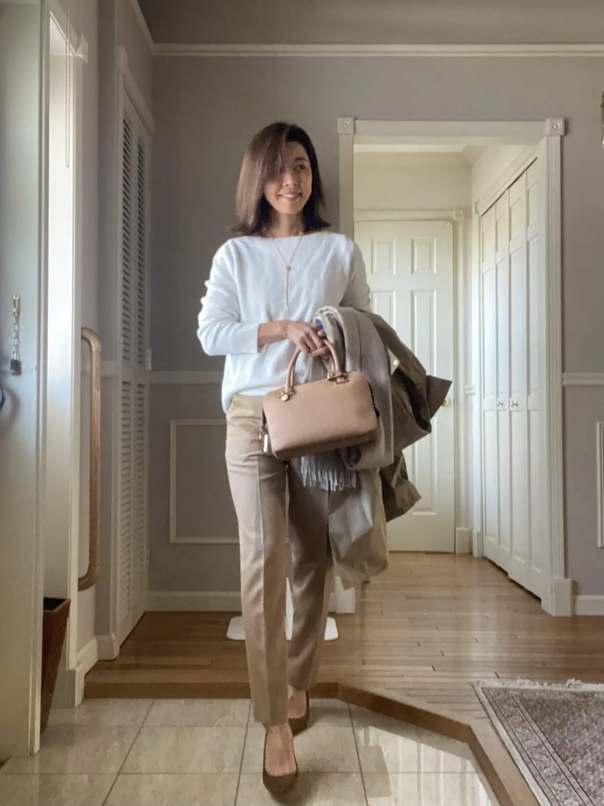 手持ちのベージュ服で色々コーデの画像_1