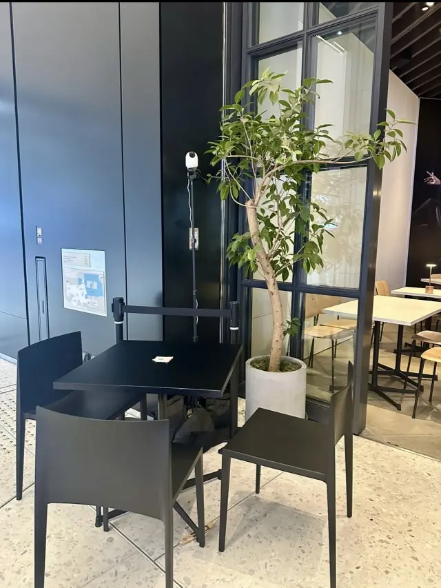 夜のお出かけは、秋を意識したワンピースでの画像_4