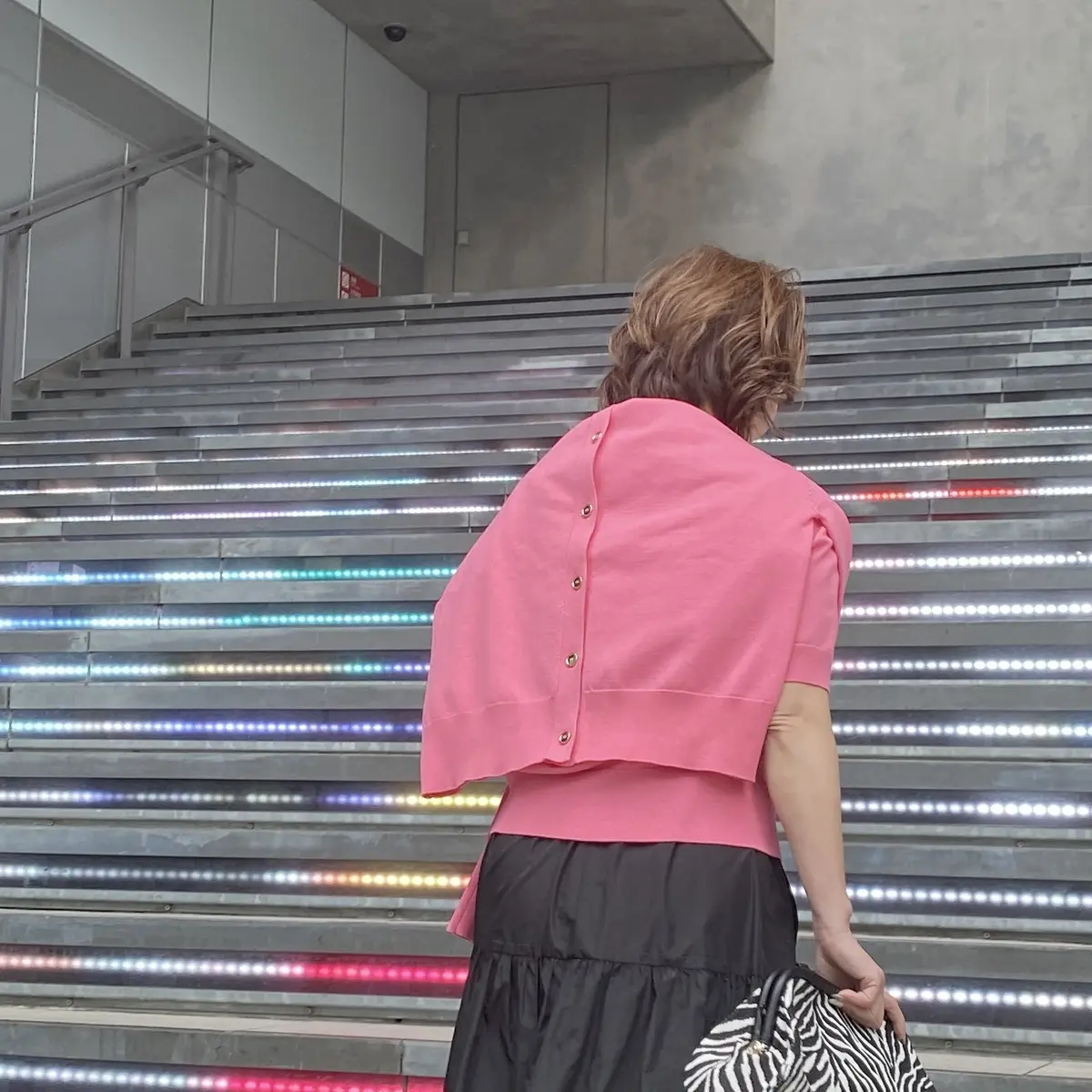 気分が華やぐ春色ニットの画像_3