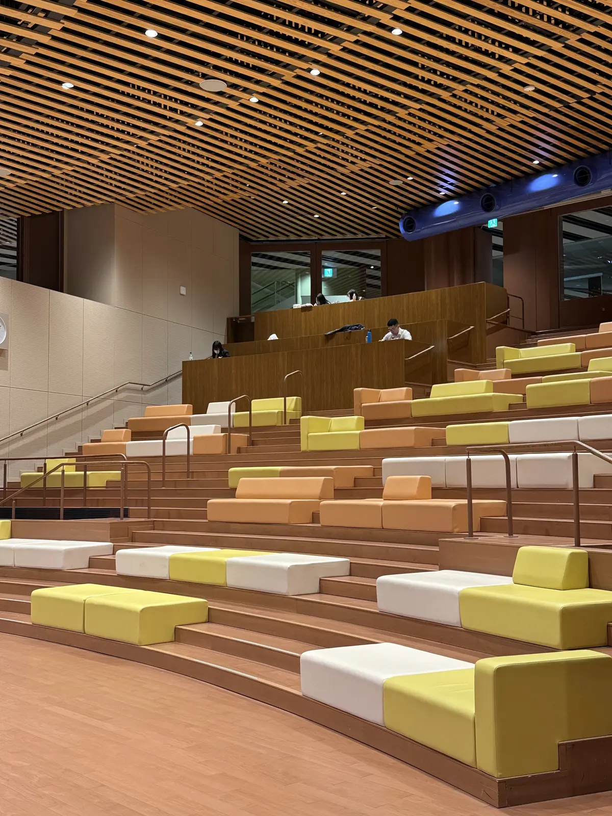 石川県　金沢市　金沢観光　石川県立図書館　建築美　金澤神社　金沢神社　石浦神社　神社巡り　白蛇龍神　白蛇　金沢観光スポット　
