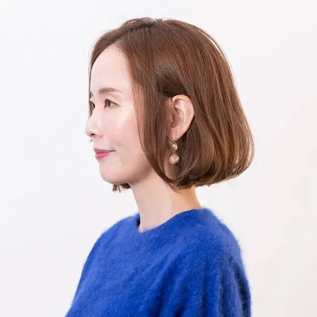 カラーと毛流れをポイントに。重めボブには抜け感が必須！