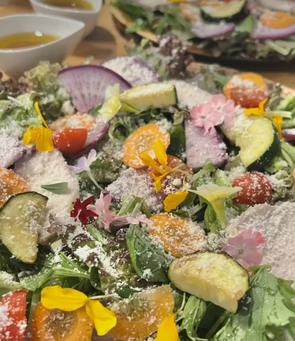 夏のホワイトコーデで高輪brunchの画像_4