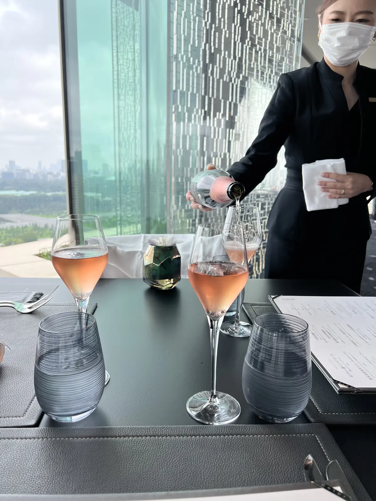 白ワンピースでホテルランチへ‼︎の画像_12