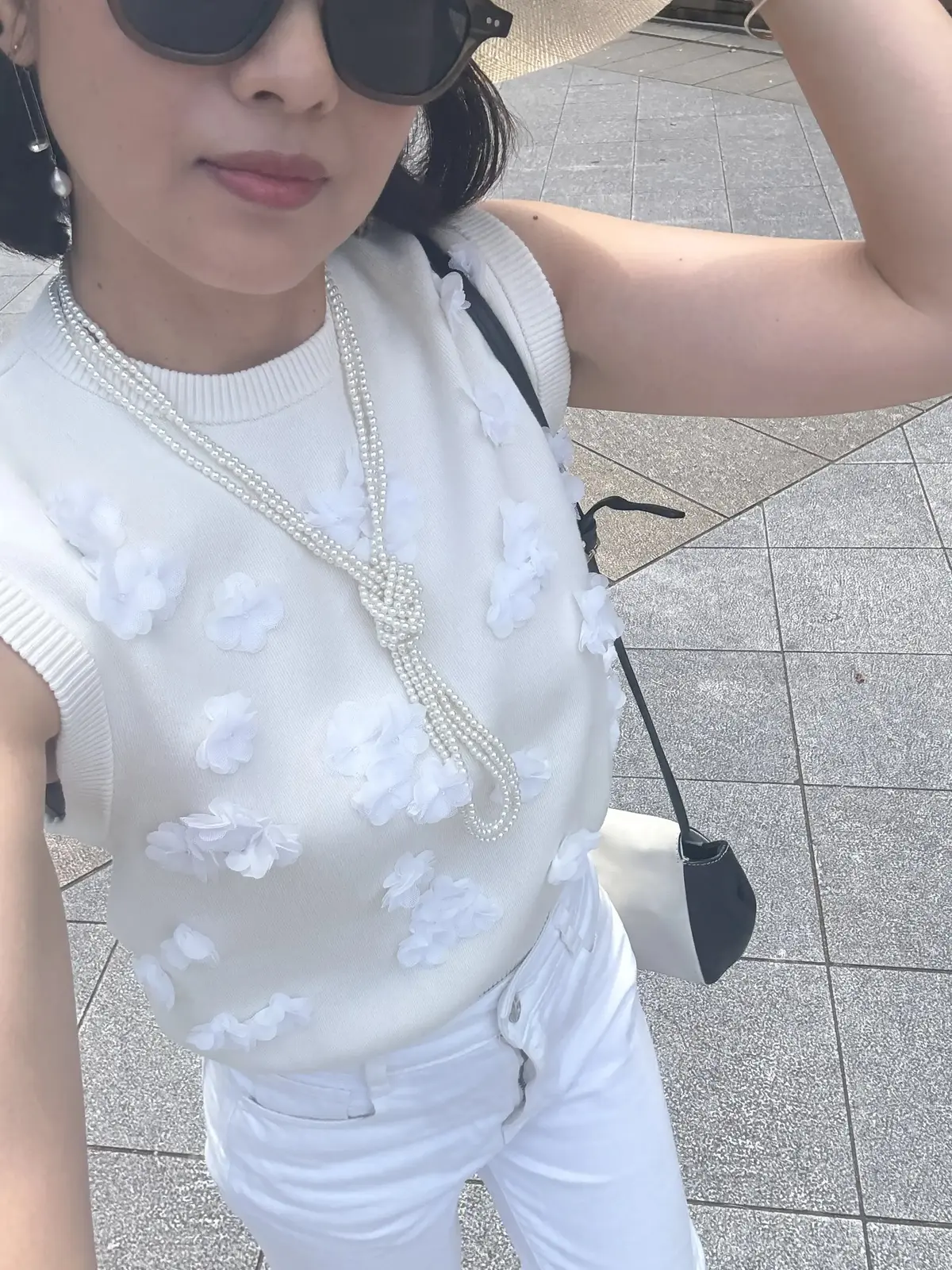 オールホワイトコーデ　ZARA デニム　パール