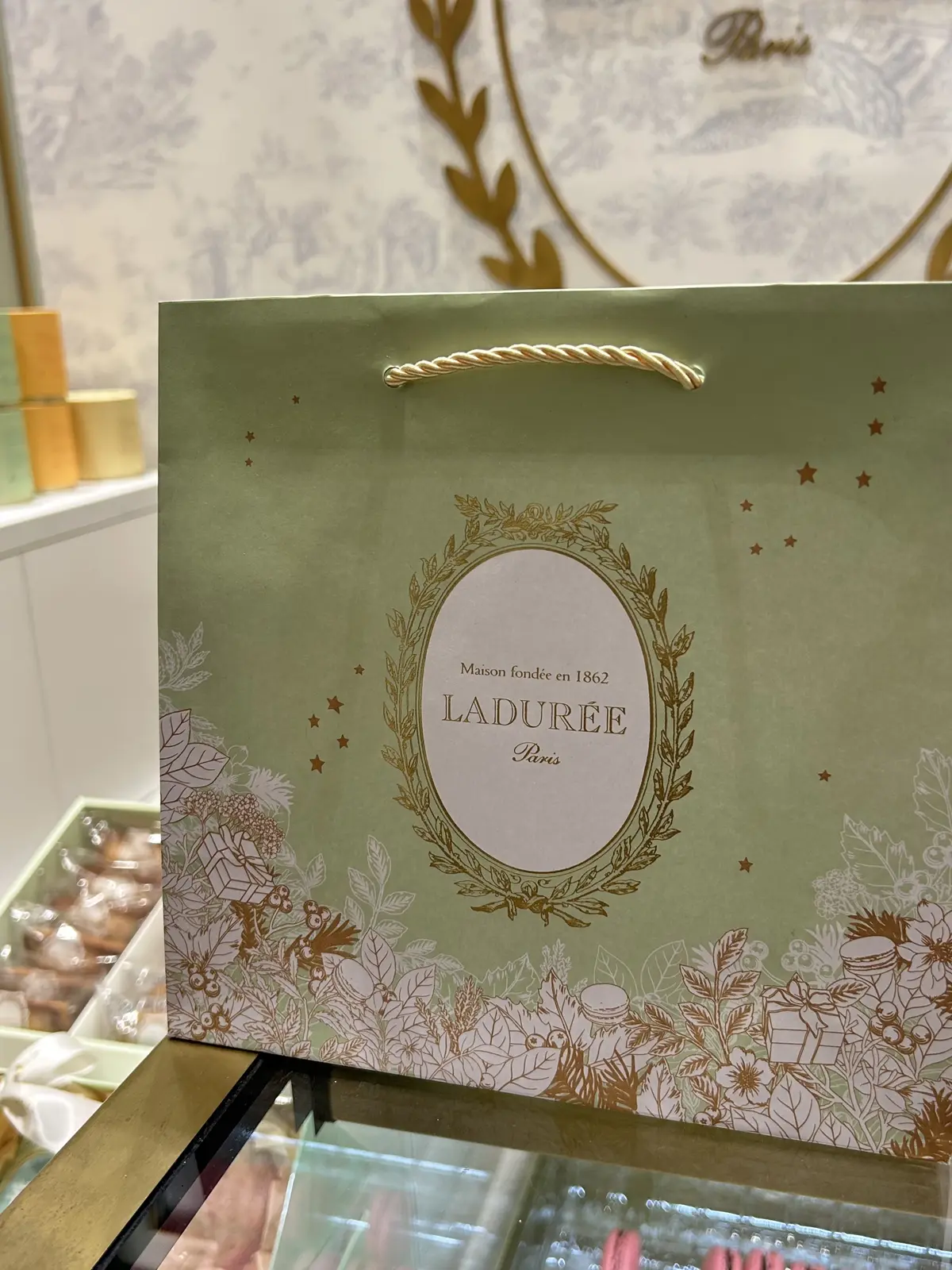 Ladurée（ラデュレ）　マカロン　三越銀座　