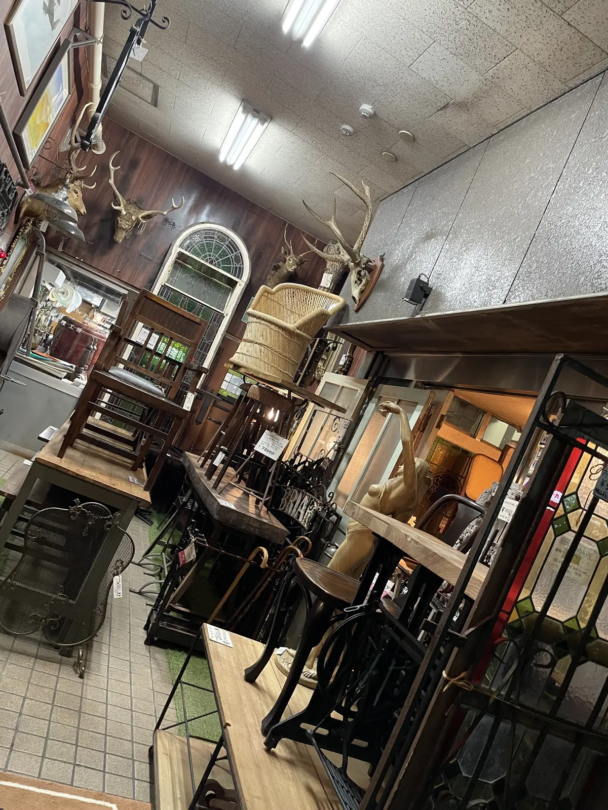 ビルごと全部アンティーク売り場。ガーデンの画像_8