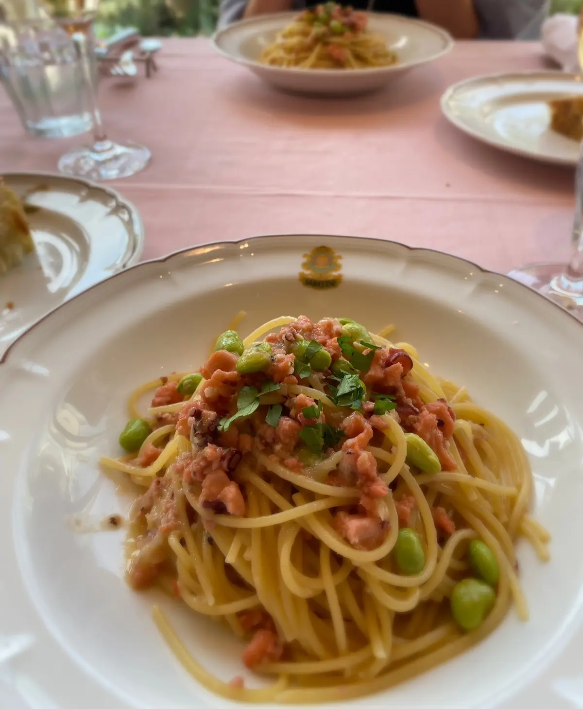 La Terrazza SABATINIのランチコース。枝豆とタコのラグーソースがのったスパゲッティ。