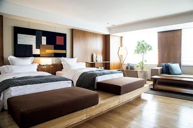 モダンでいて和のテイストも感じられる客室「ザ・ベラビスタ」