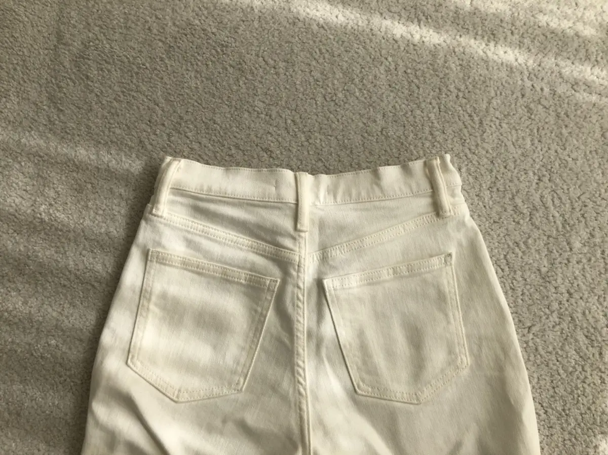 すっきり見えてゆるりと履けるUNIQLOの画像_2