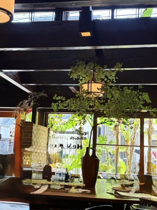 「ユニクロの白シャツで楽しむ、京都カフェの画像_3