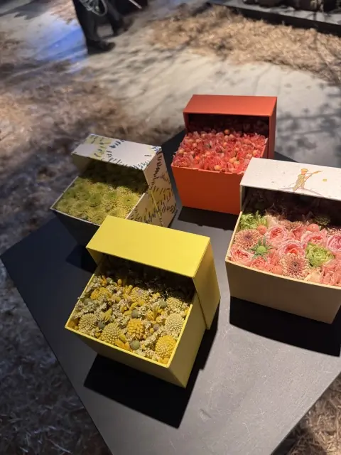 ニコライバーグマンフラワーボックス