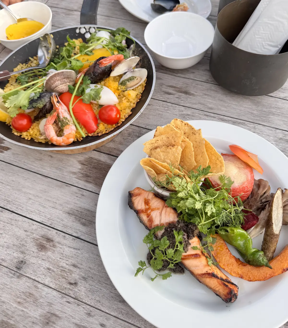 休日デニムはピンクシャツを差し色に♡逗子の画像_6