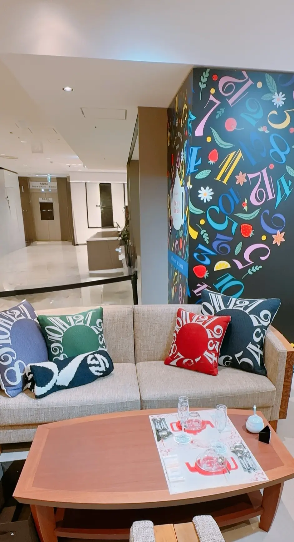 銀座三越のフランクミューラーカフェの店内