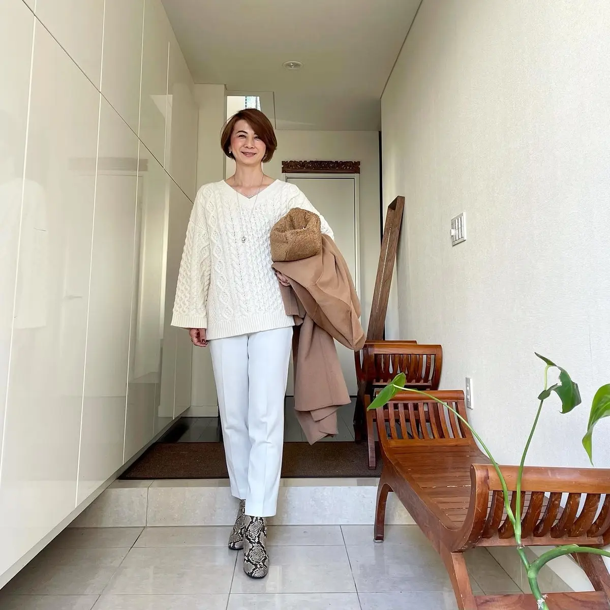 冬のホワイトコーデと華組ランチの画像_5