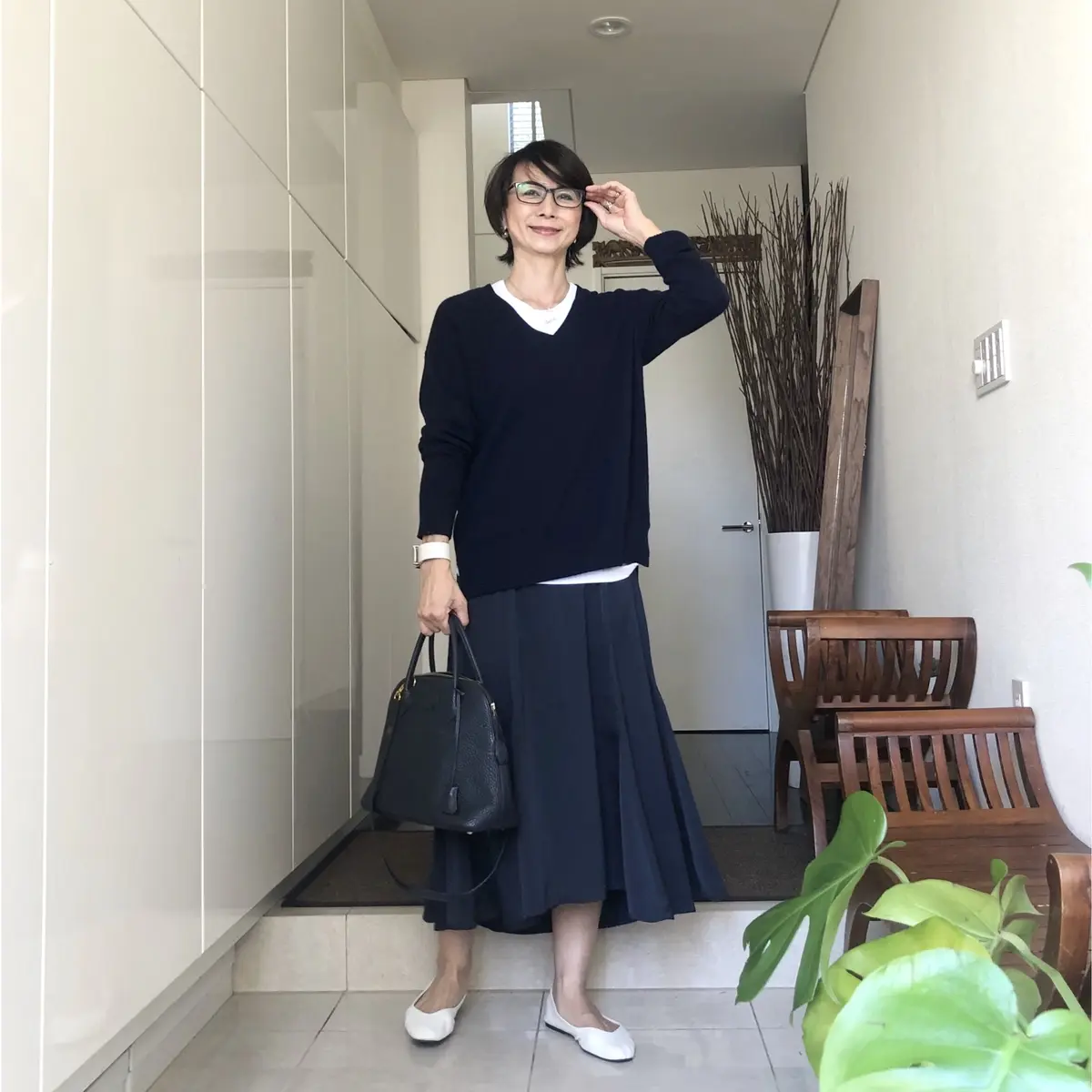 オールネイビーのワントーンコーデの画像_2