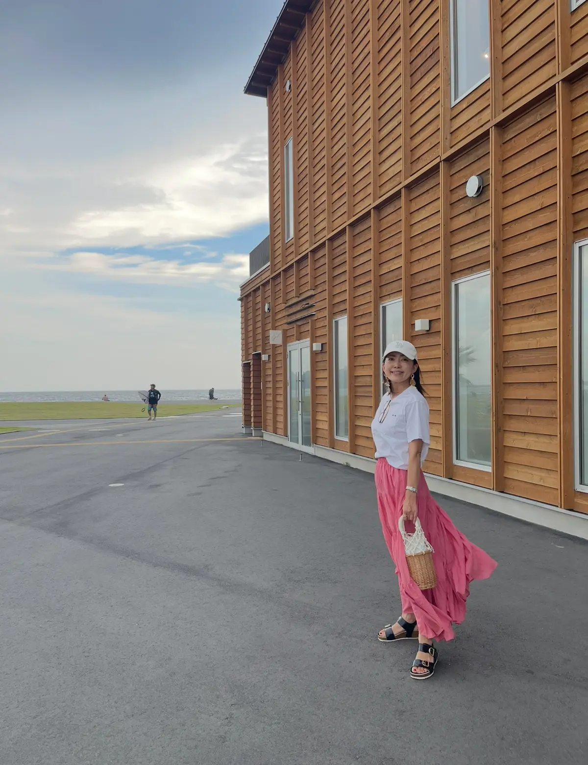 UNIQLOTシャツとティアードスカートの画像_1