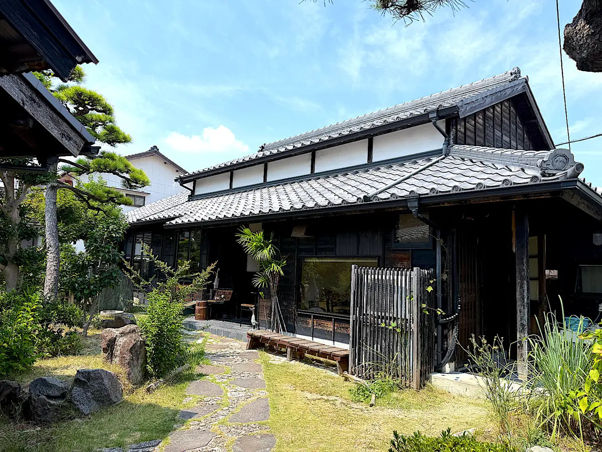築115年の古民家カフェ、かもそう食堂