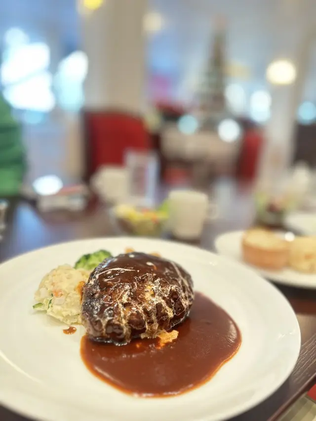 原宿クリスマスランチをブラウン×ホワイトの画像_2