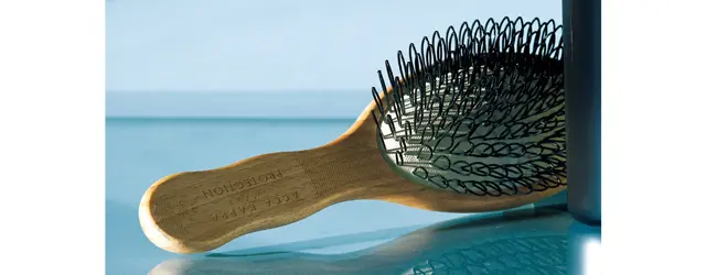 プロテクションヘアブラシ no.946 ￥5,610／アッカ カッパ 東京ミッドタウン日比谷