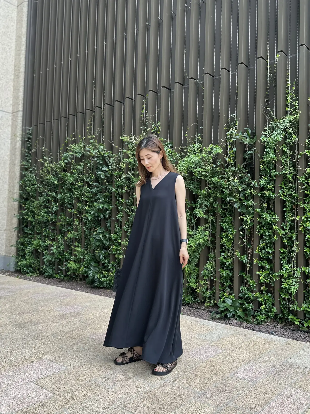 シンプルなワンピースにはレオパード柄でアの画像_3