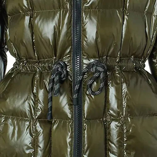 富岡佳子さんがまとう「WOOLRICH」の画像_4