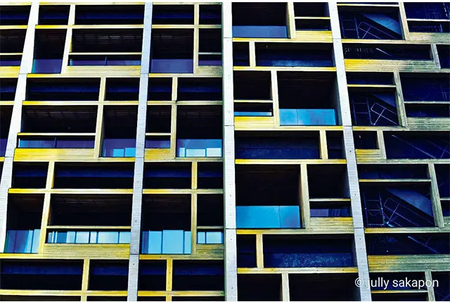 建物のスクエアな 意匠を見つけると 思わず撮影
