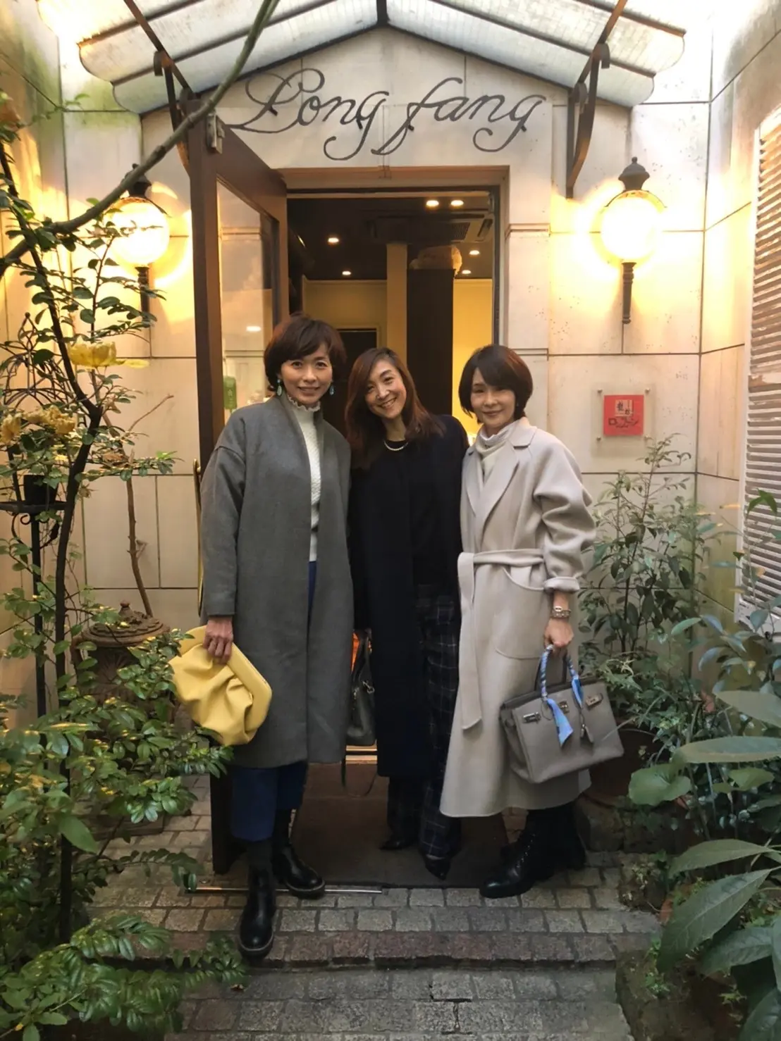 プチプラフェミニンなお散歩コーデの画像_3