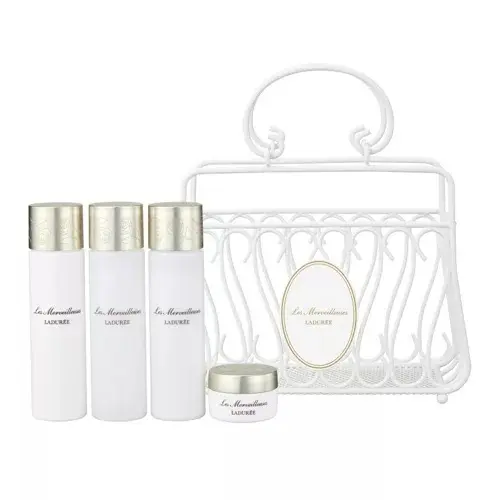 Les Merveilleuses LADUREE ローズエッセンススキンケアキット ￥5,500（税込）