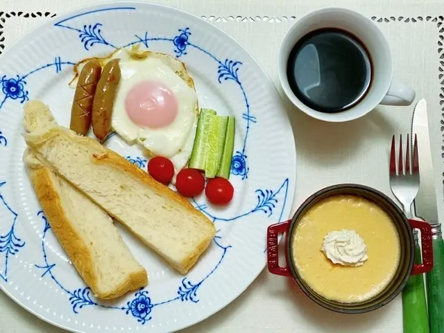 焼きたてパン朝食